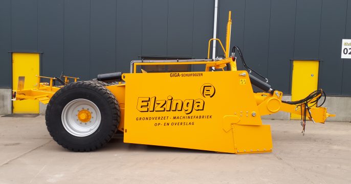 Elzinga Loon- en Grondverzet ruilt Megadozer om voor GIGA-dozerbak